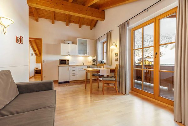 Ferienwohnung Hausberg - Wohnen und Kochen