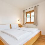Ferienwohnung Walmberg - Schlafzimmer mit TV